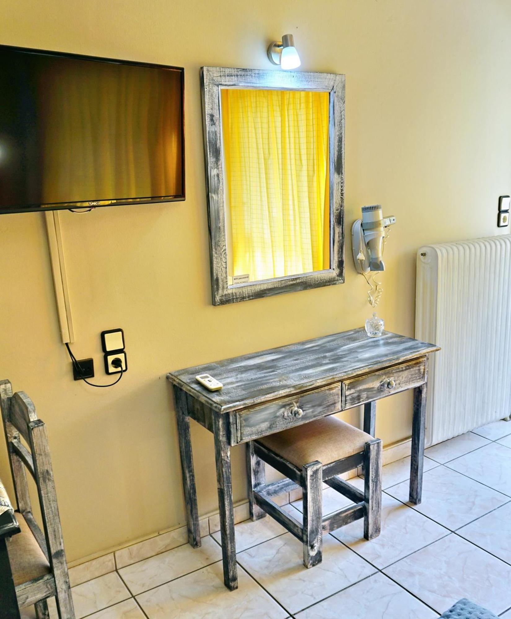 Sourada Studios Mytilene Luaran gambar